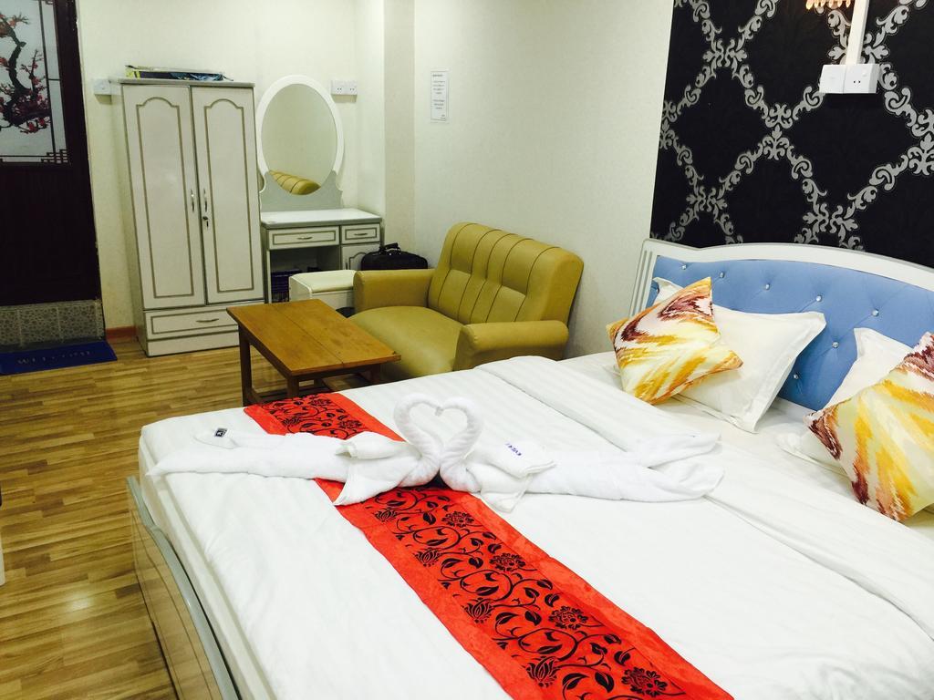 Everest Hotel Γιανγκόν Εξωτερικό φωτογραφία