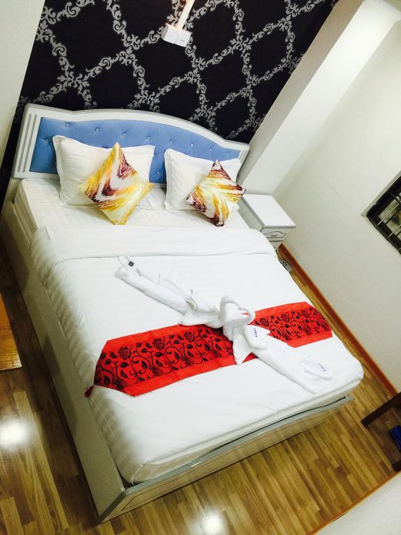 Everest Hotel Γιανγκόν Εξωτερικό φωτογραφία