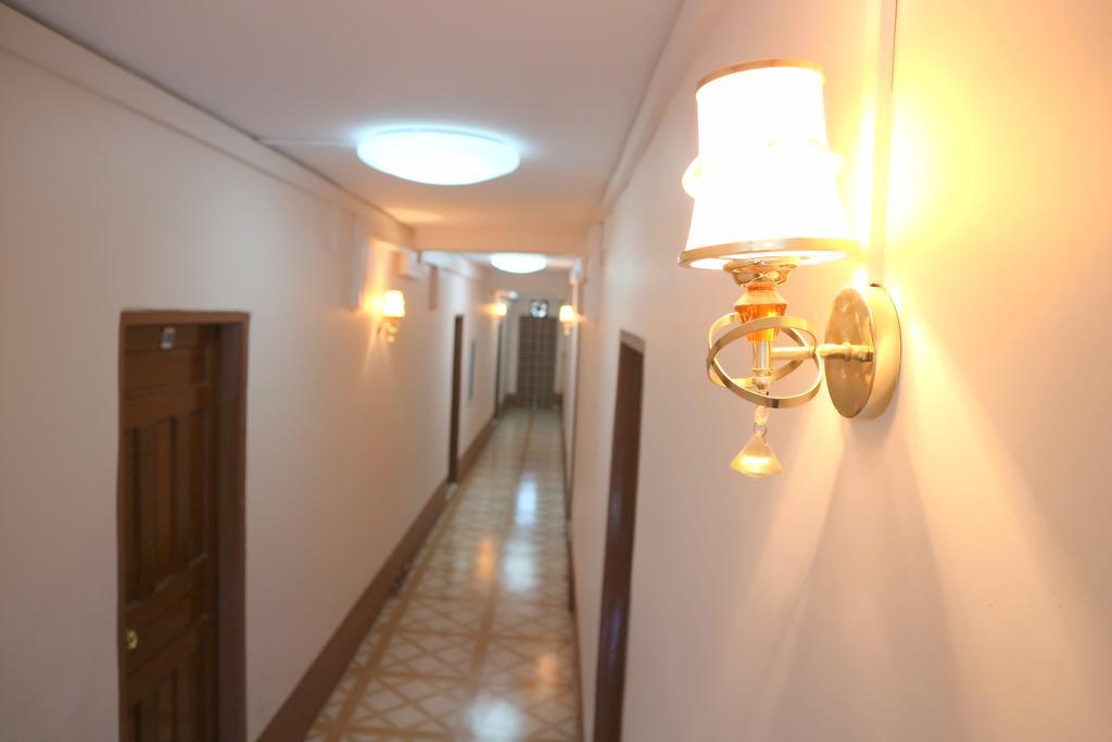 Everest Hotel Γιανγκόν Εξωτερικό φωτογραφία