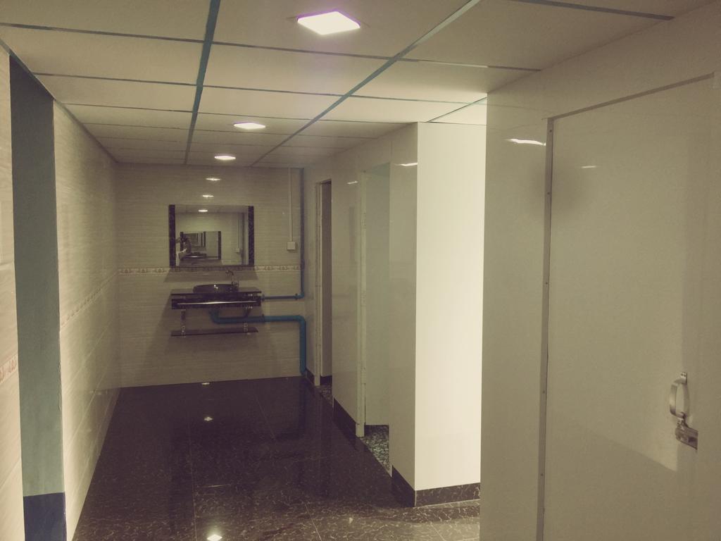 Everest Hotel Γιανγκόν Εξωτερικό φωτογραφία