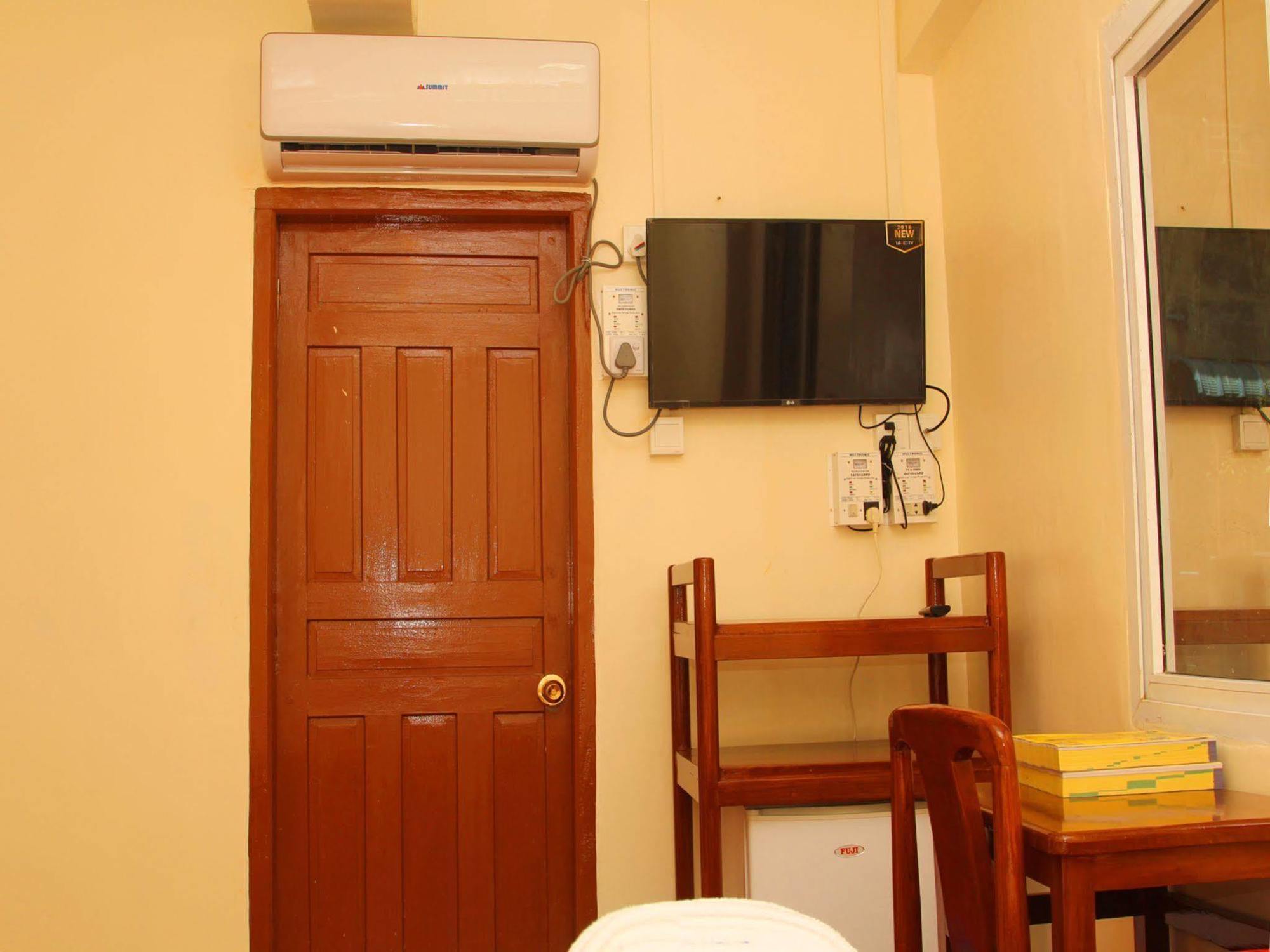 Everest Hotel Γιανγκόν Εξωτερικό φωτογραφία